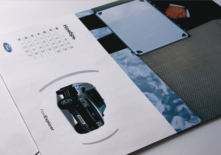 Разработка календаря с вырубкой и текстурной бумагой фото 5